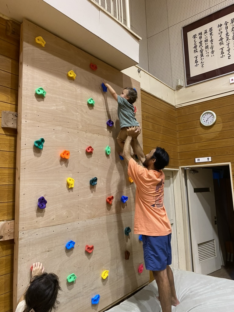 Climbing activity in the Shimonanosato gym