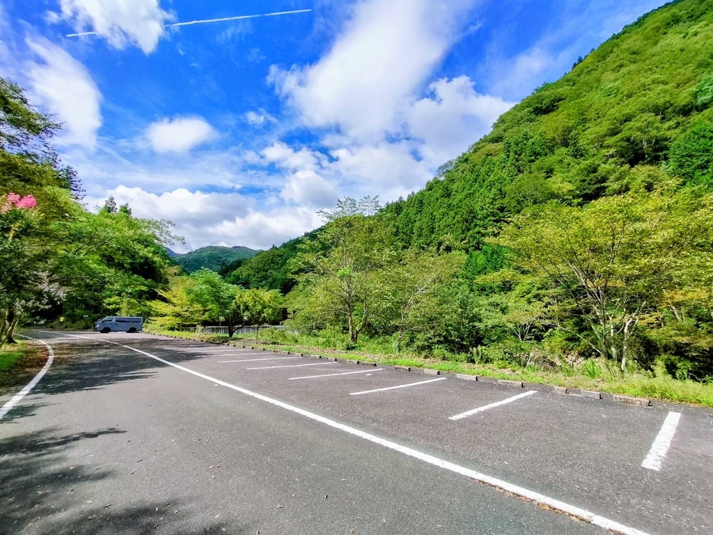 Parking area at Yumenomori Campground