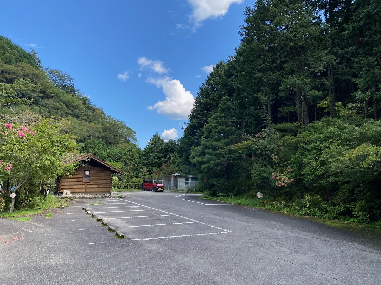 Parking area at Shimonanosato