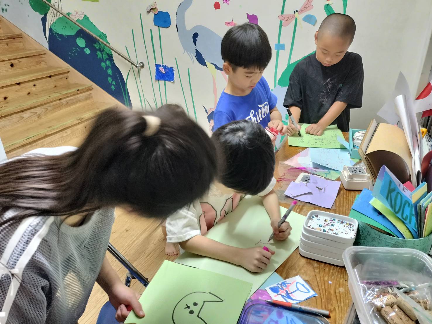 Children making artwork at Shimonanosato